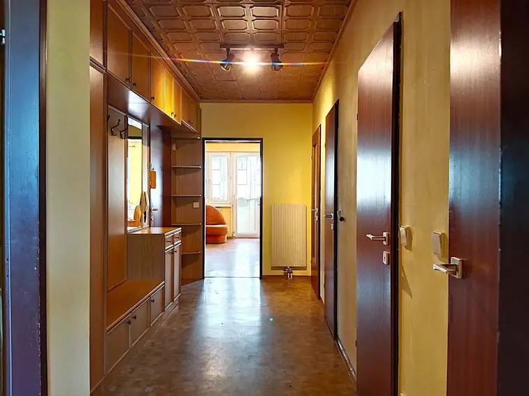 ***Eine 3-Zimmer-Wohnung mit einer nach Süden ausgerichteten Loggia, Blick auf die Skyline und den C-Port sowie einem Kellerraum – alles in einem!***