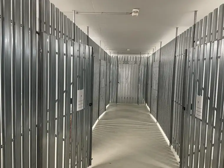 100 m² LAGER MIT 7 ABTEILEN IM AUSTRIA CAMPUS NEBEN PRATERSTERN!