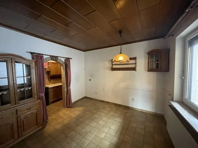 2 EINFAMILIEN-HÄUSER -- 8 ZIMMER!