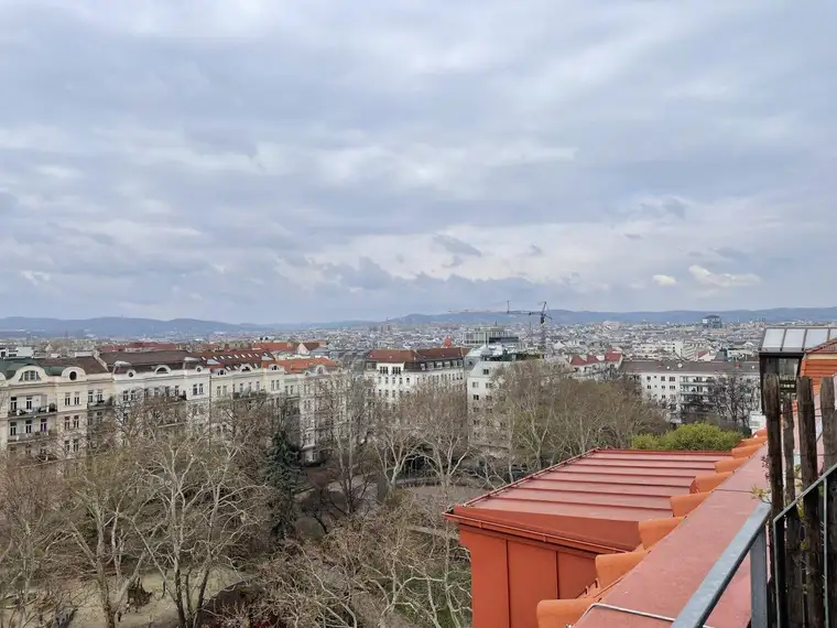 TRAUMBLICK ++ NEU SANIERT ++ 4-ZIMMER ++ 32m²-DACHTERRASSE ++ UNBEFRISTET ++ KLIMA ++ U1-NÄHE!