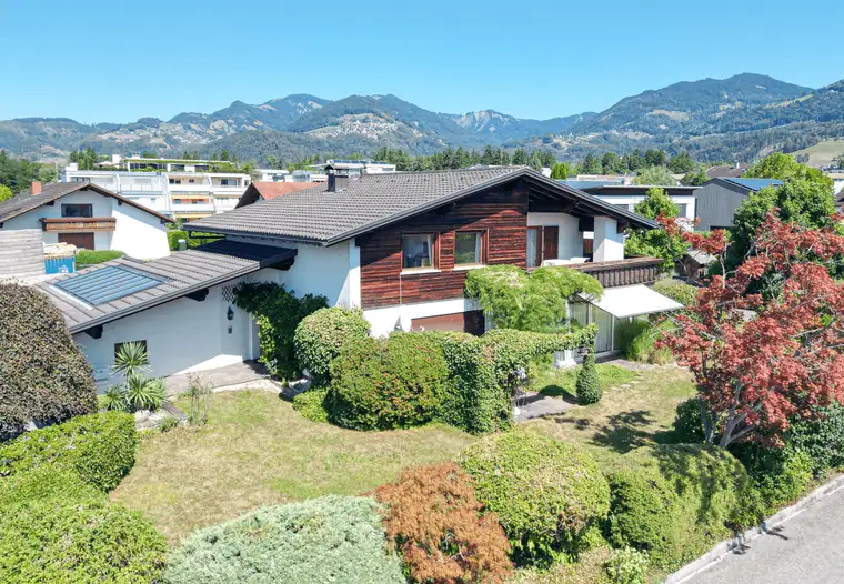 Großzügiges Einfamilienhaus mit weitläufigem Garten in Rankweil