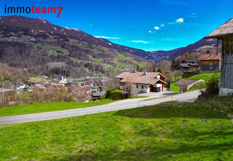 Grundstück inmitten der alpinen Kulisse des Montafons