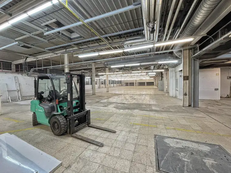 KAUF! 3000 m² - 3500m² !! Halle - Produktion- Lagerfläche plus 600m² Bürofläche in Kramsach