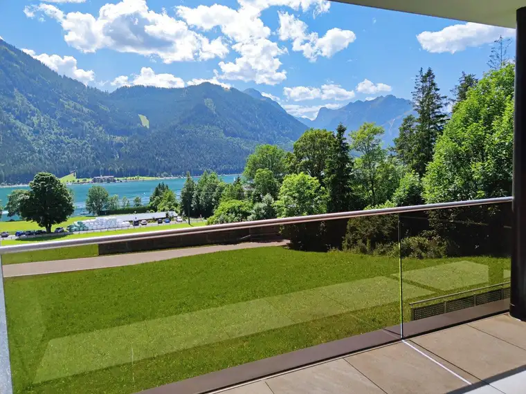 Exclusives Wohnen mit direktem Seeblick!