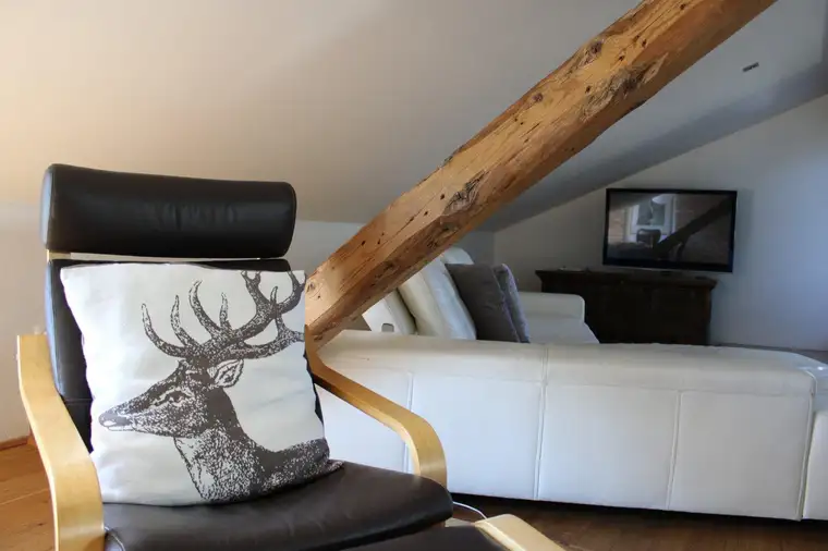 ACHTUNG! EXCLUSIVE FERIENWOHNUNG - Penthouse mit Garten und Blick über das Inntal!