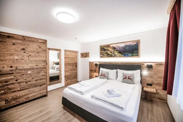 ACHTUNG! Exclusive 5-Zi-Ferienwohnung direkt am Skilift in Fügen/Zillertal