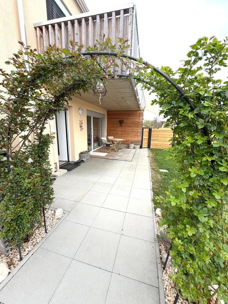 Charmantes Eckreihenhaus mit Gartenidylle und sonniger Terrasse in ruhiger Lage