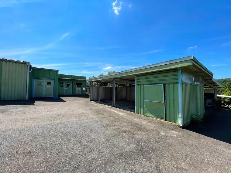 Gewerbe- und Wohnkombination in bester Zubringerlage