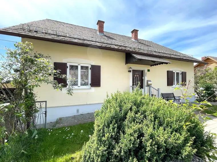 Geräumiges Einfamilienhaus mit Garten und Fernblick