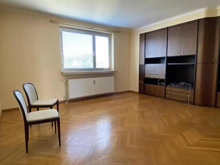 97m² große 3 Zimmer Wohnung in Leonhard mit TG-Platz!