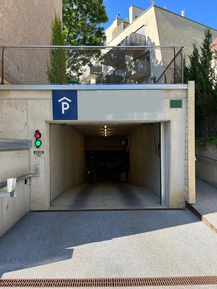 Tiefgaragenparkplatz in der Hilmteichstraße! Direkt neben dem LKH-Graz! Ab August verfügbar!