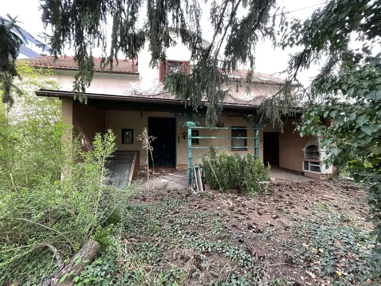 Sanierungsbedürftige Liegenschaft mit Entwicklungspotenzial