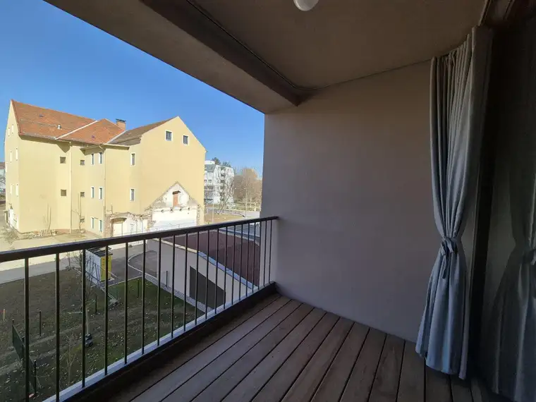 Hochwertige 3-Zimmer-Wohnung mit großer Loggia!