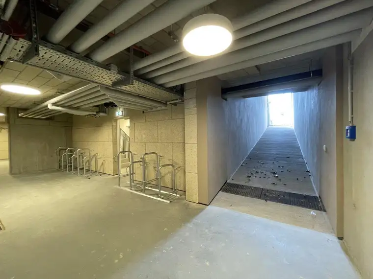 Helle 2 Zimmerwohnung mit Ausblick i m Obersten Stockwerk