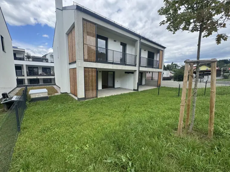 Helle 4 Zimmerwohnung mit großzügigem Eigengarten