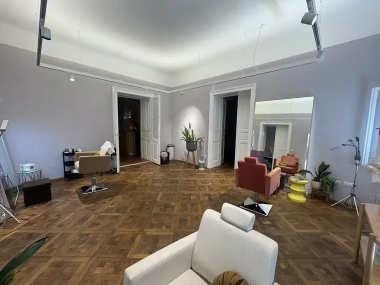 Exklusives Altbaubüro in Top-Innenstadtlage