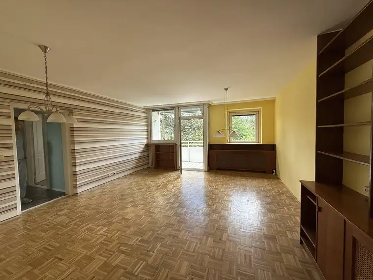 Großzügige 4,5 Zimmer Wohnung am Fuße des Pöstlingbergs – Renovierungsbedürftig mit viel Potenzial