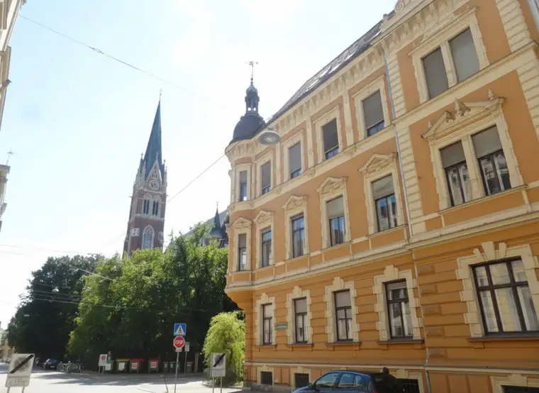 Ihre Chance in Bestlage - großzügiger Altbau mit Potenzial im Herzen des Herz-Jesu-Viertels