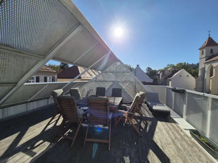 Traumhaft schöne Dachgeschoßwohnung in der Zinzendorfgasse mit großer Terrasse!