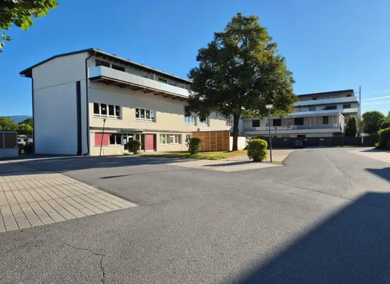 **Zu vermieten** Geschäftslokal in der Augasse mit Parkmöglichkeit!