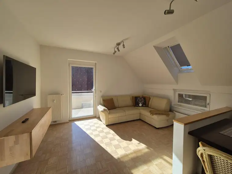 Gemütliche 4-Zimmer Dachgeschoßwohnung in Gamlitz – *Ab sofort verfügbar*