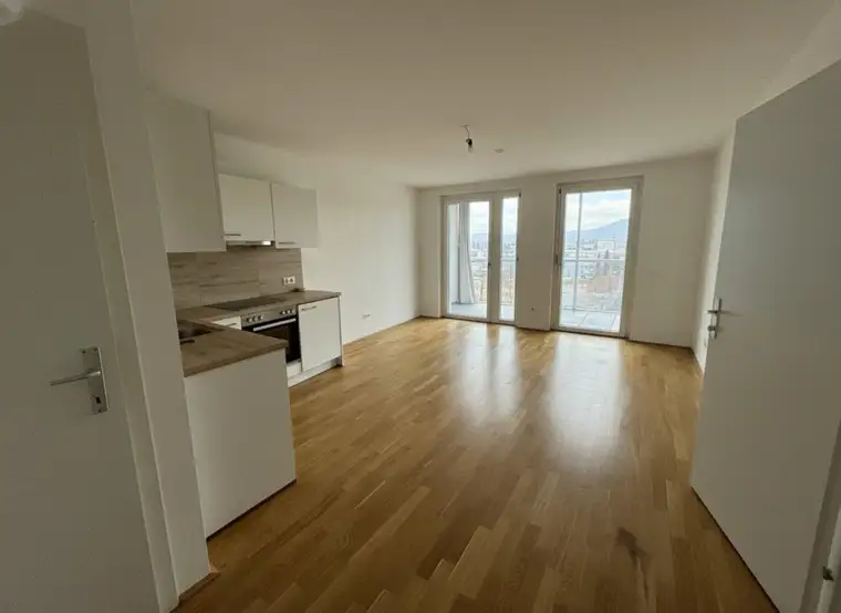 2 Zimmerwohnung mit großer verglaster Loggia - unbefristeter Mietvertrag