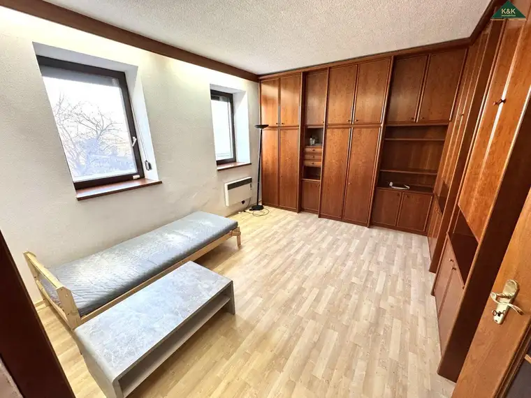 2,5 ZIMMER WOHNUNG MIT VIEL STAURAUM - PROVISIONSFREI