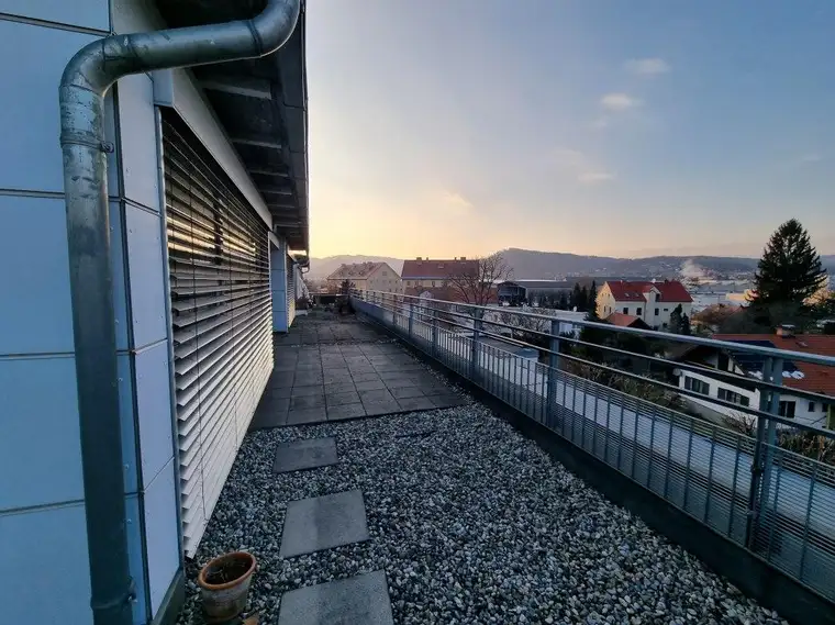 Penthouse inkl. Klimaanlage - Maisonette mit Dachterrasse und Blick ins Grüne!