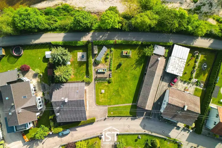Altheim - Einfamilienhaus auf großem Grundstück