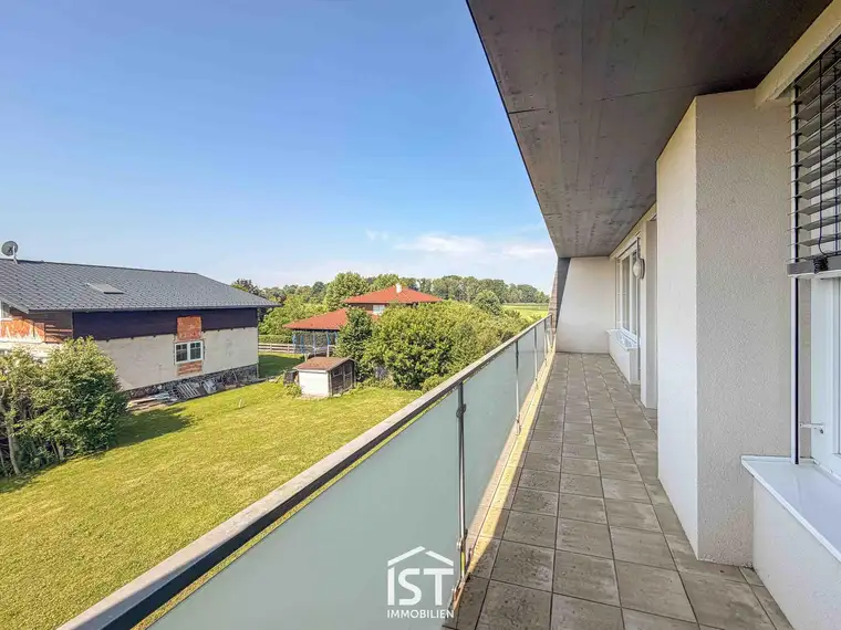 Altheim - Dachgeschosswohnung mit großzügiger Loggia