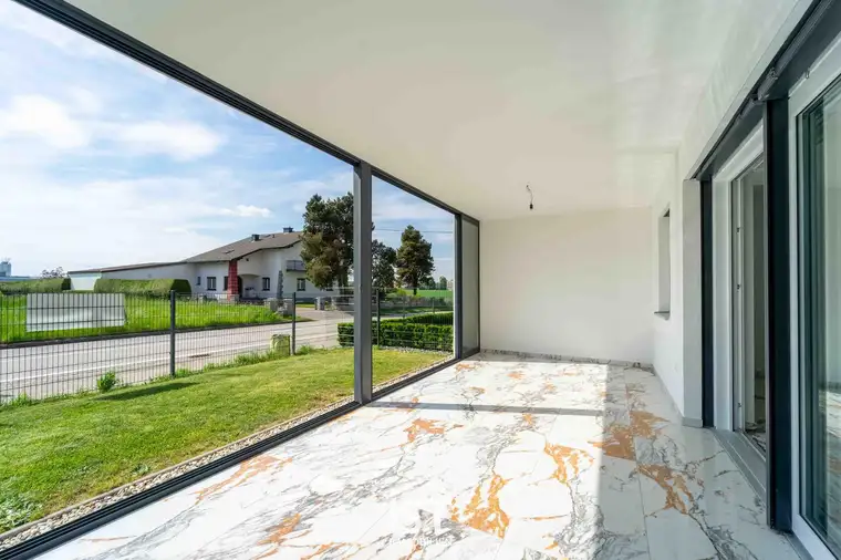Altheim - Erdgeschosswohnung mit Wintergarten und Gartenanteil