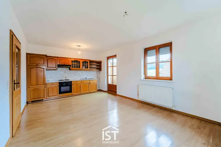 Roßbach - Ländlich gelegene 3-Zimmer-Wohnung mit Balkon