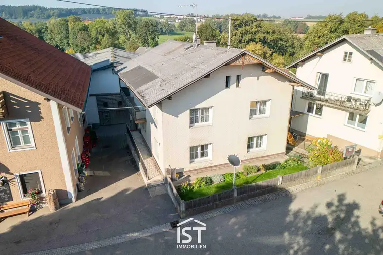 St. Veit im Innkreis - Zum Sanieren: Wohnhaus mit 7 Zimmern und Werkstatt