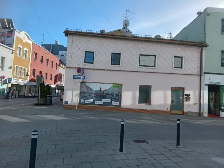 gemütliche 2,5-Zimmer Wohnung mit möblierter Küche im Zentrum von Ried/I.