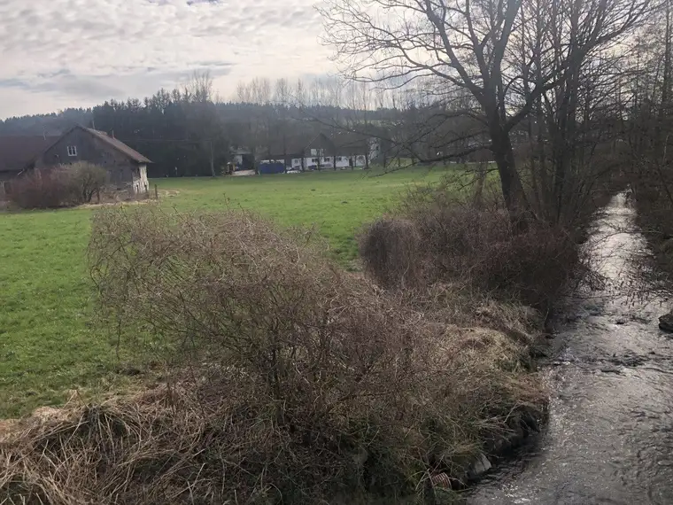 Grundstück mit Widmung "MB" (eingeschränktes gemischtes Baugebiet) in Raab