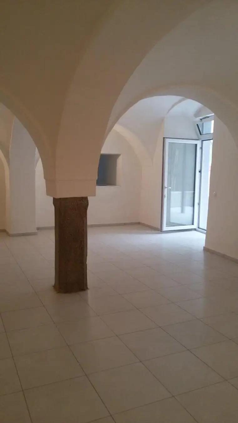 Galerie/Ausstellungsfläche/Büro in top renoviertem Altbau