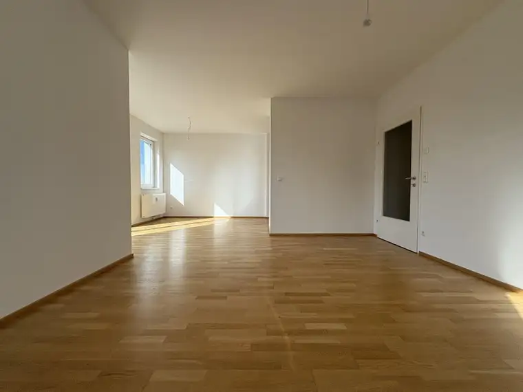 Schöne 3-Zimmer Wohnung mit Loggia und Balkon