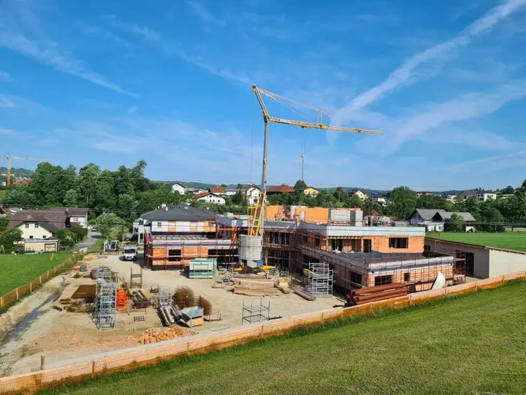 Erstbezug mit hochwertiger Ausstattung - Büro-/Praxisfläche in Frankenburg