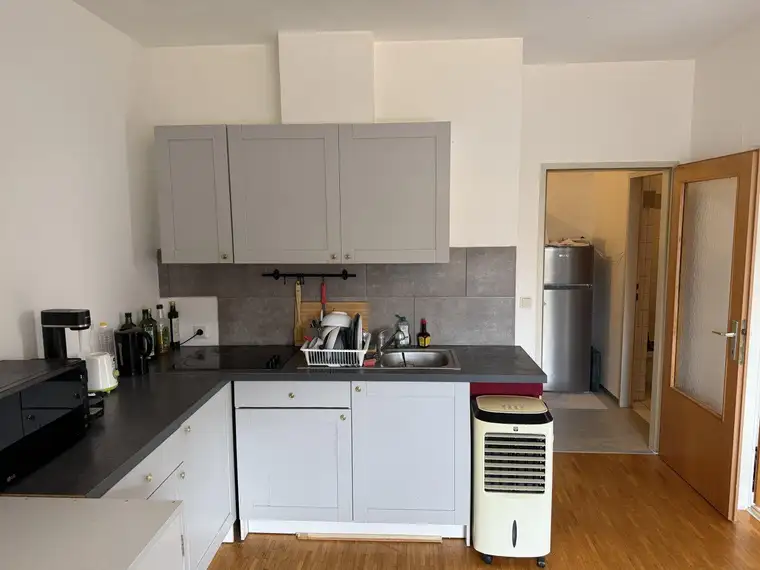 Zentral gelegene, gemütliche 2- Zimmer-Wohnung mit möblierter Küche in Lambach