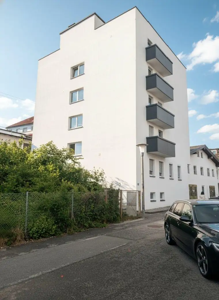 Kleine Dienstwohnung - heimelige Single-Wohnung mit Balkon im Zentrum Mattighofen