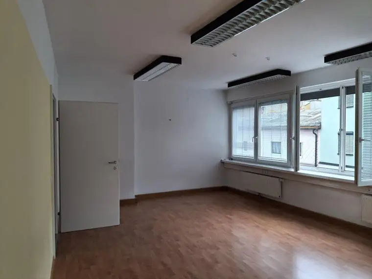 Interessante Praxis-/Bürofläche in sehr guter Lage im Stadtzentrum von Ried im Innkreis