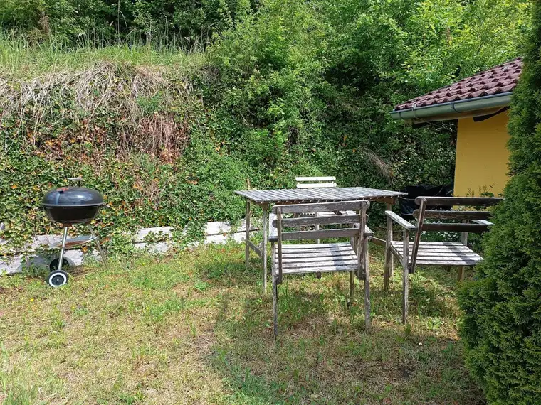 SOFORT BEZIEHBAR - Stylische - Single Wohnung mit eigenem Garten und KFZ Abstellplatz