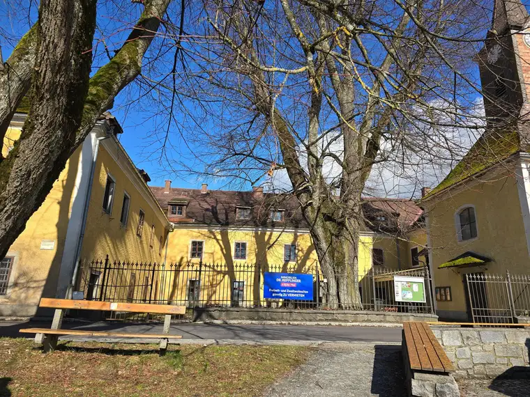 NEBENWOHNSITZ-KLEINWOHNUNG im Schloss WAXENBERG
