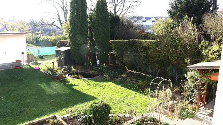 Voll möblierte Singlewohnung mit Garten