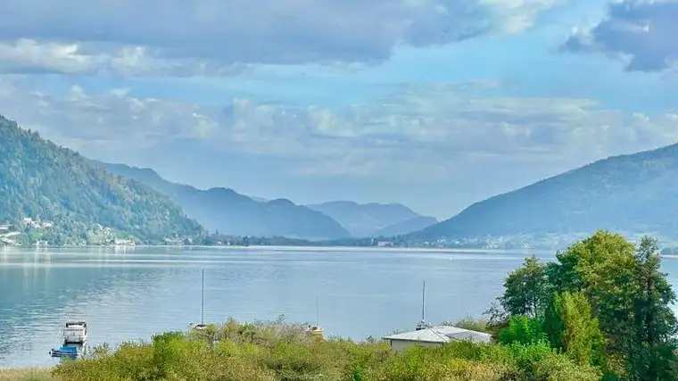 Villach – Ossiacher See: 2-Zi-WO mit Ost-Loggia in direkter Seelage