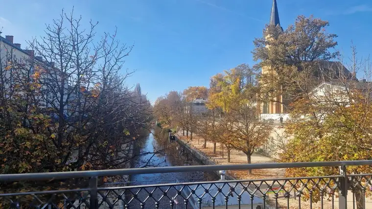 DREAM HOME - LENDHAFEN: Fantastisches Penthouse / Dachgeschoss in Bestlage mit Garage &amp; Lift