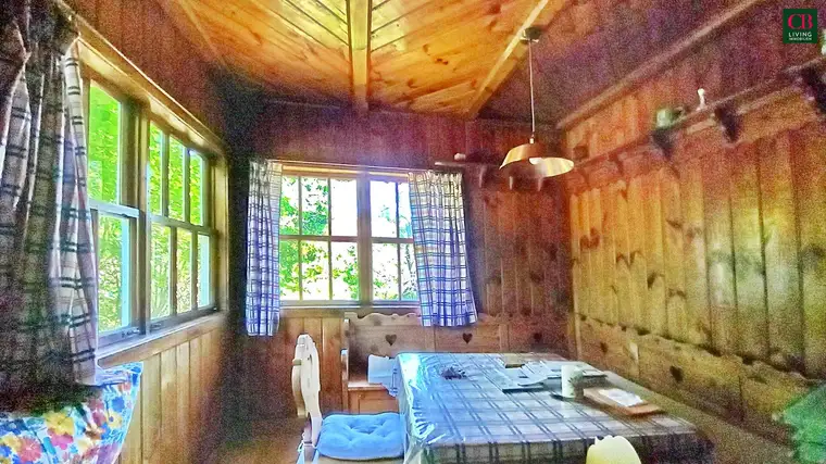 Traumhafte Liegenschaft mit ehemaligem Forsthaus und großem Pool
