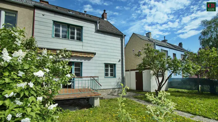 Sanierungsbedürftiges Haus in zentraler Grünruhelage!