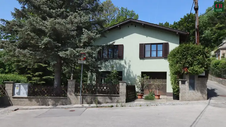 Großzügiges Einfamilienhaus in herrlicher Grünruhelage in Weidling!