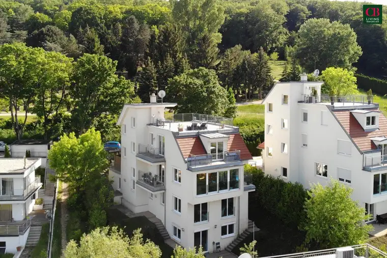Villa mit Dachterrasse &amp; Panoramablick in Top-Lage
